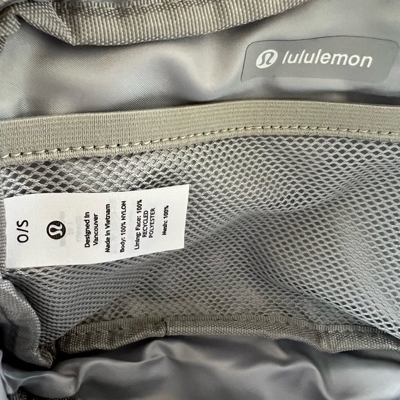 LULULEMON Everywhere Belt Bag 2L - Picture 5 of 5